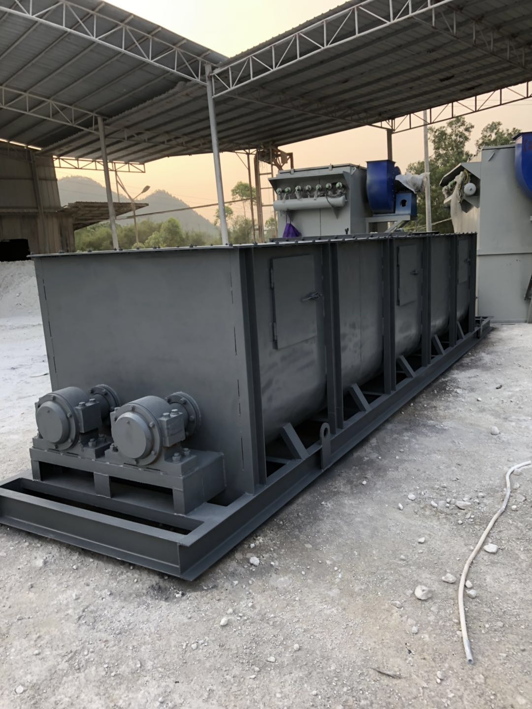 氫氧化鈣設(shè)備安裝現(xiàn)場